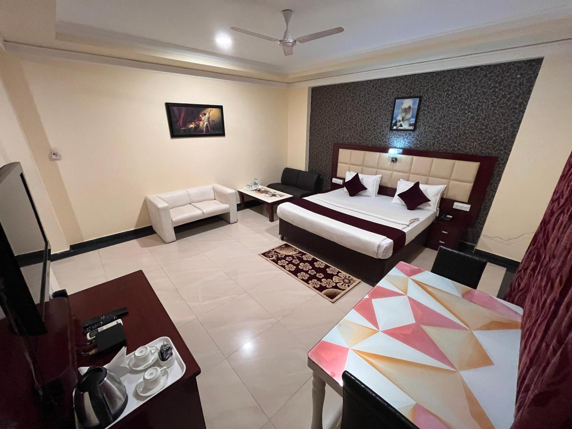 Ananya Comfortss Hospet Exteriér fotografie