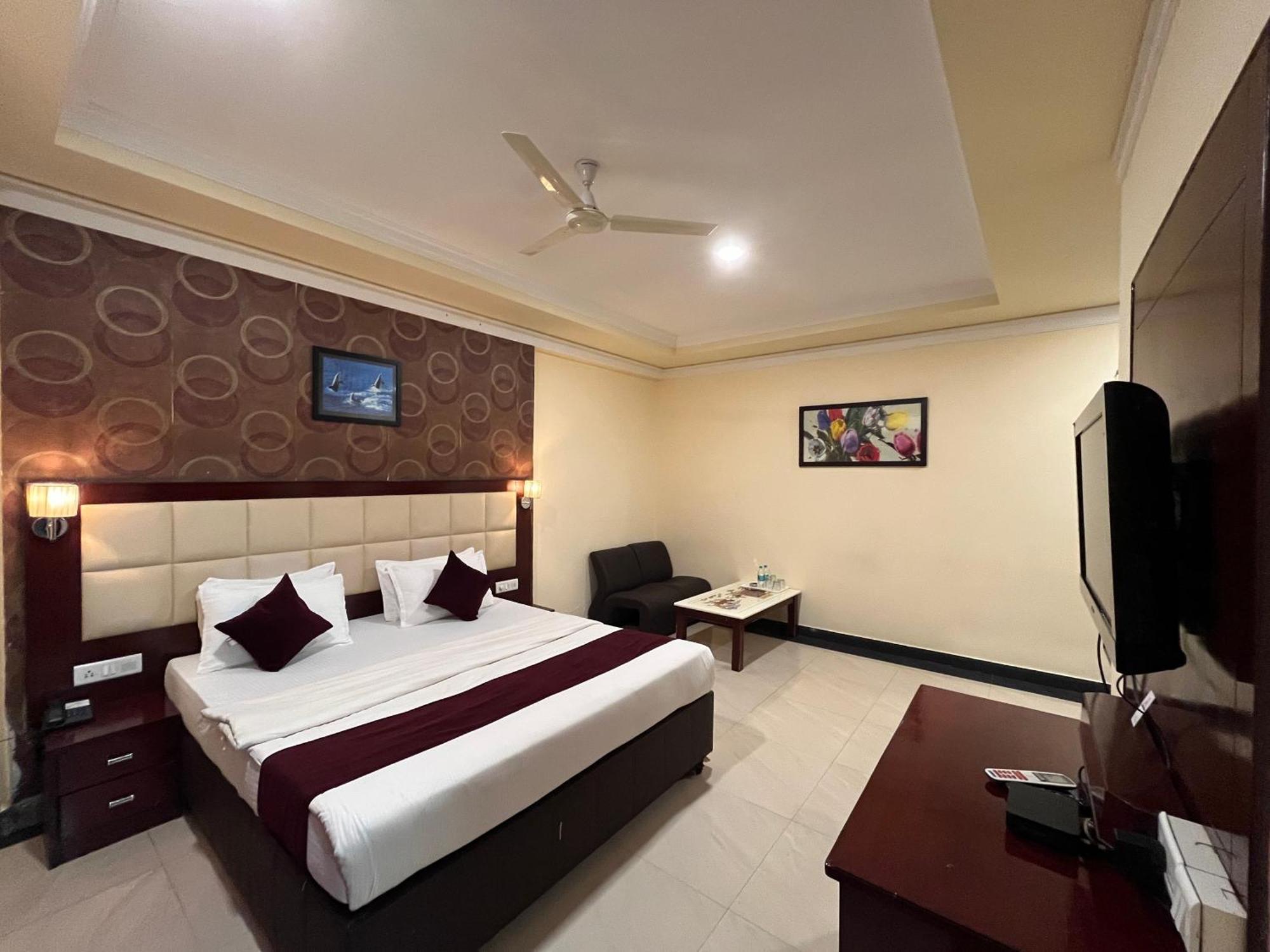 Ananya Comfortss Hospet Exteriér fotografie