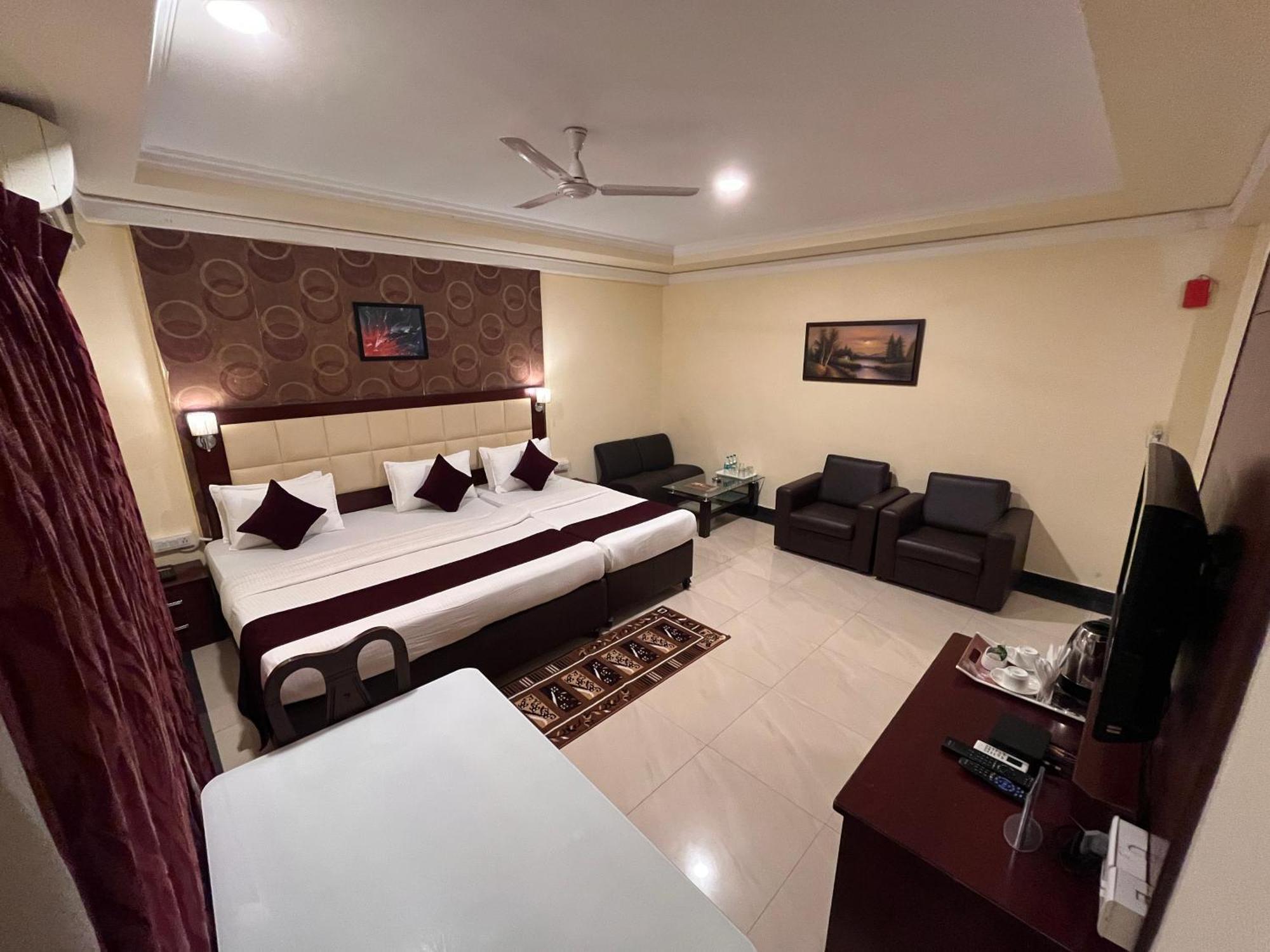 Ananya Comfortss Hospet Exteriér fotografie