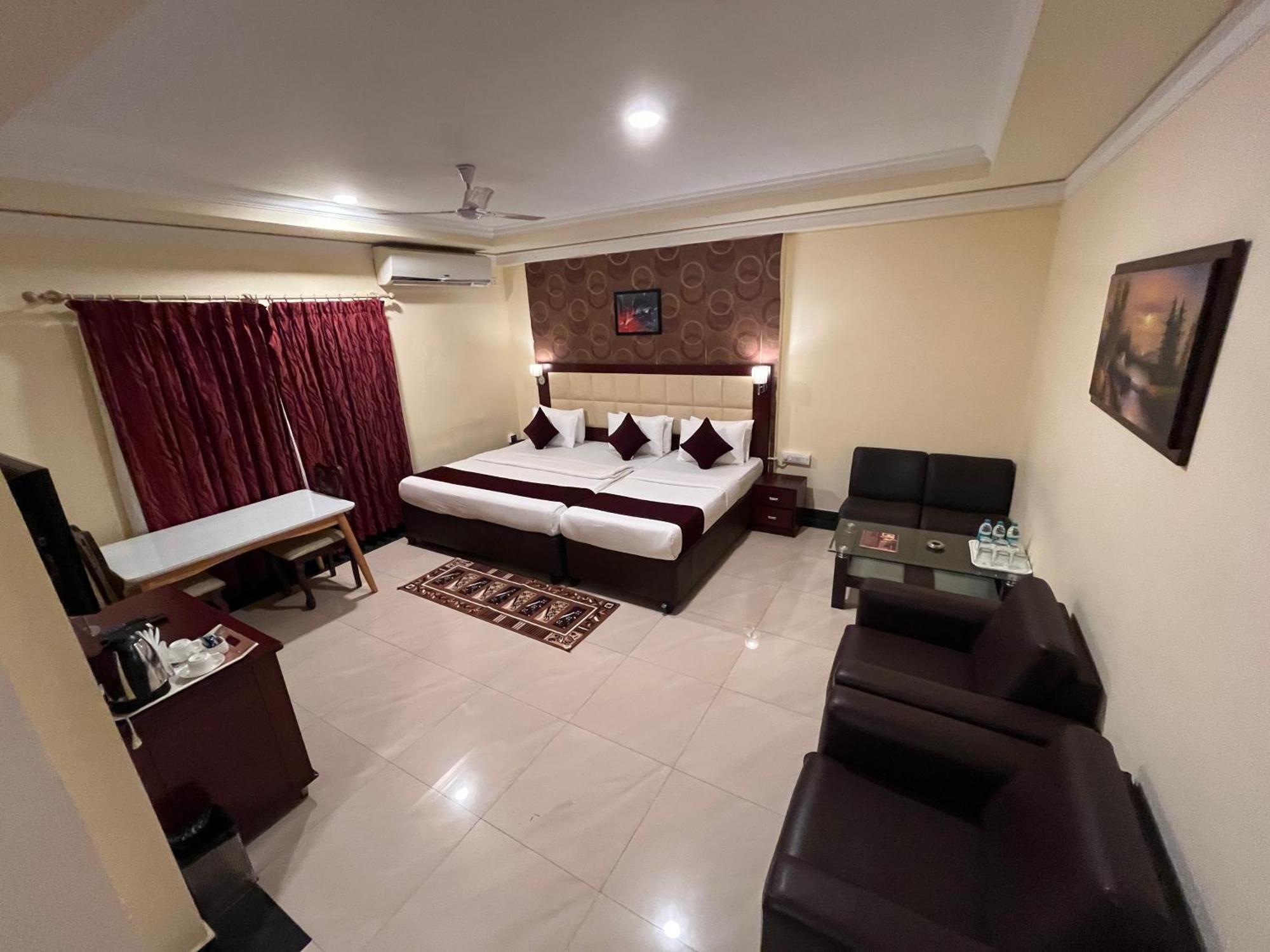 Ananya Comfortss Hospet Exteriér fotografie