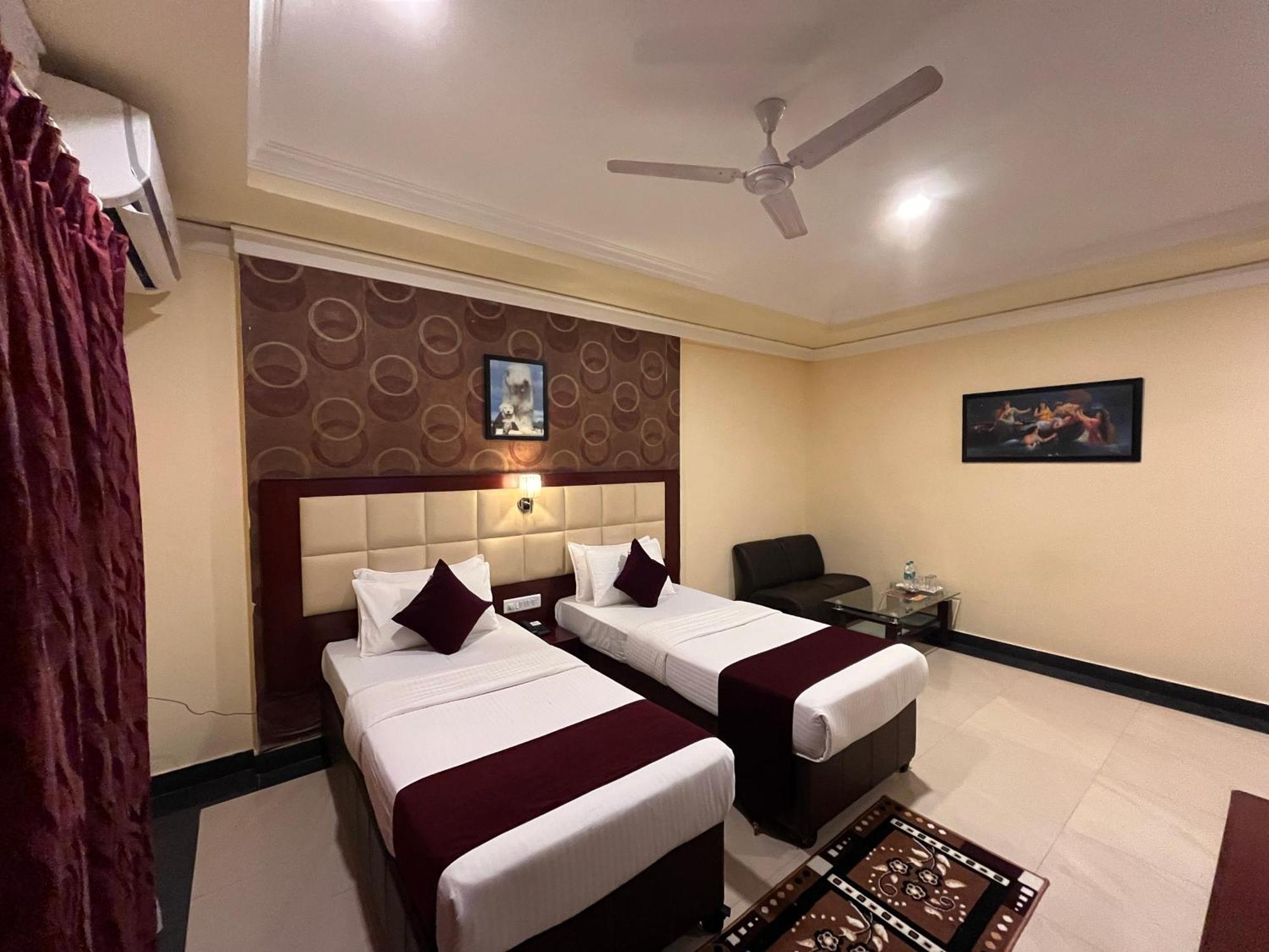 Ananya Comfortss Hospet Exteriér fotografie